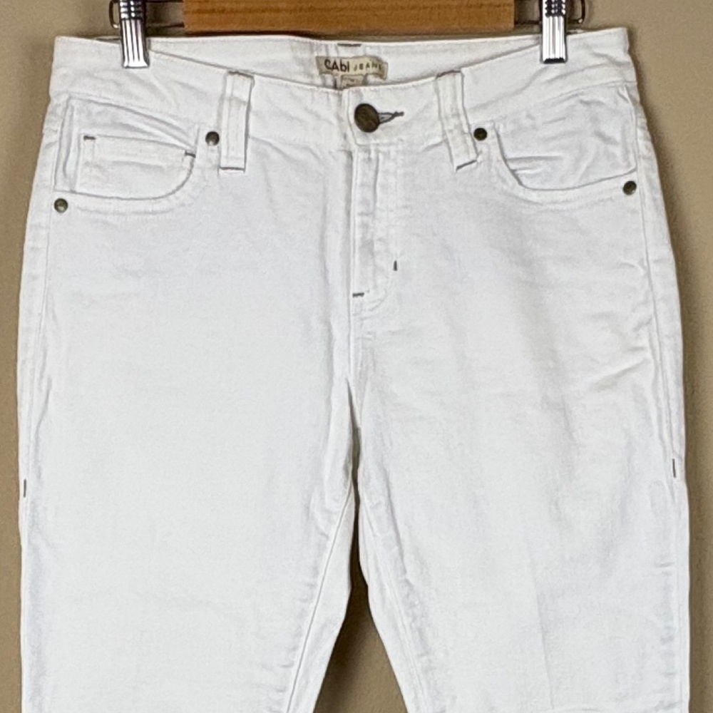 Cabi White Cotton Blend Jeans; Size 6 - Picture 2 of 12